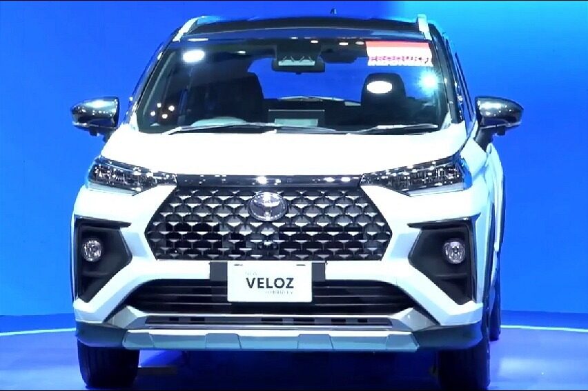 Toyota Veloz Hybrid makes global debut
