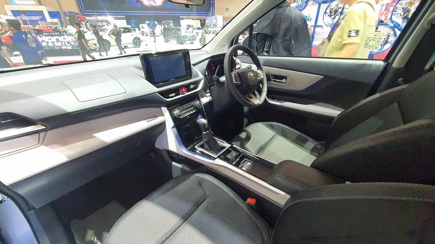 Toyota Veloz V Hybrid EV