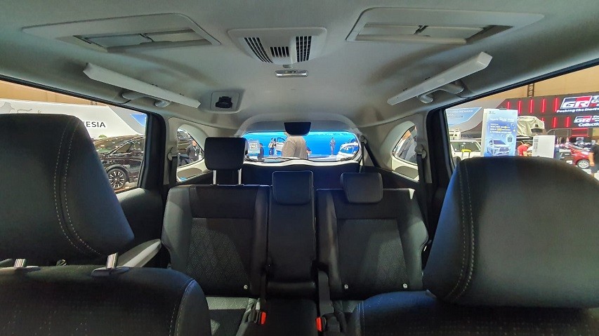 Toyota Veloz V Hybrid EV