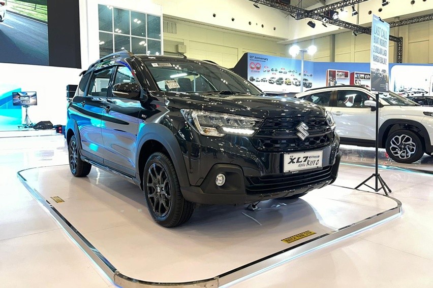 Promo Suzuki XL7 Hybrid Alpha Kuro GJAW 2025