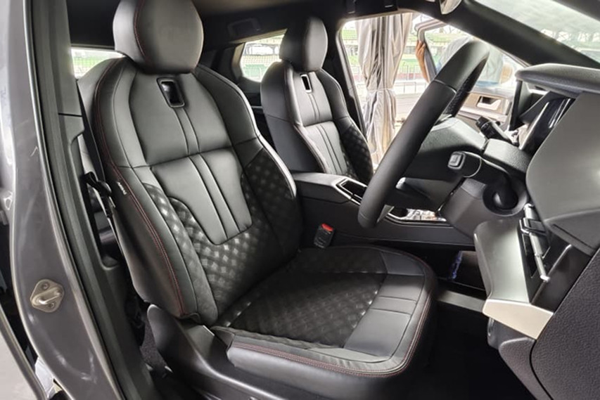 Perodua QV-E front seats view