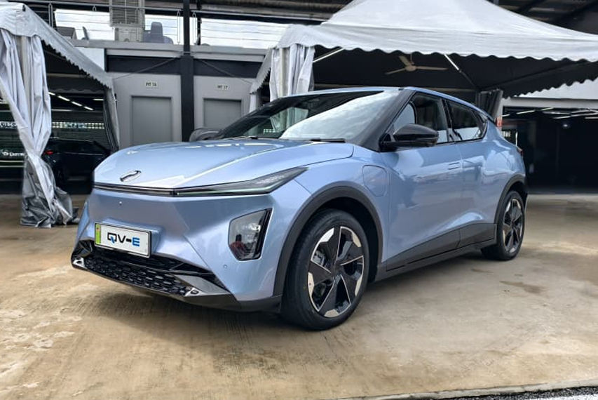 Perodua QV-E front view