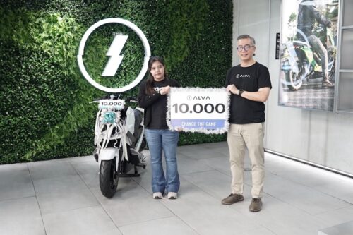 Alva Telah Menjual 10.000 Unit, Pengiriman Spesial Dirayakan di Surabaya