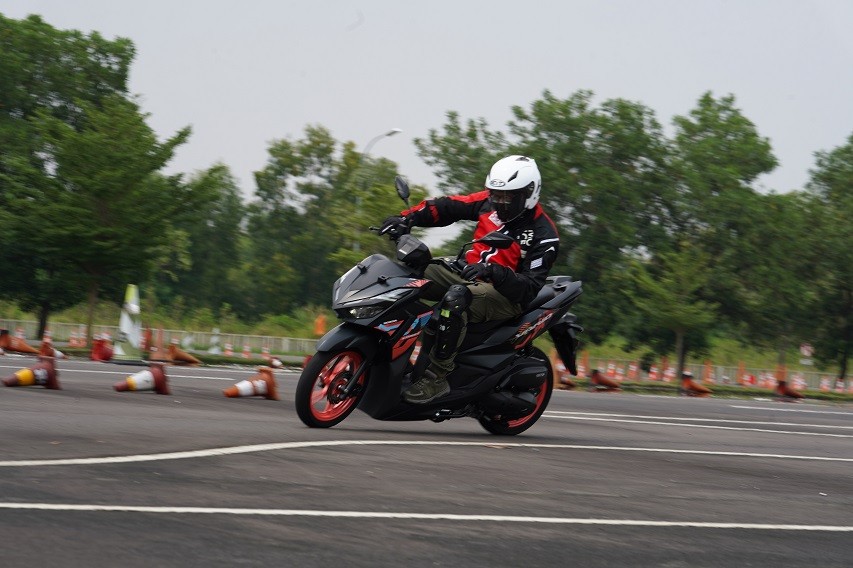 Review Honda Vario 125 Street