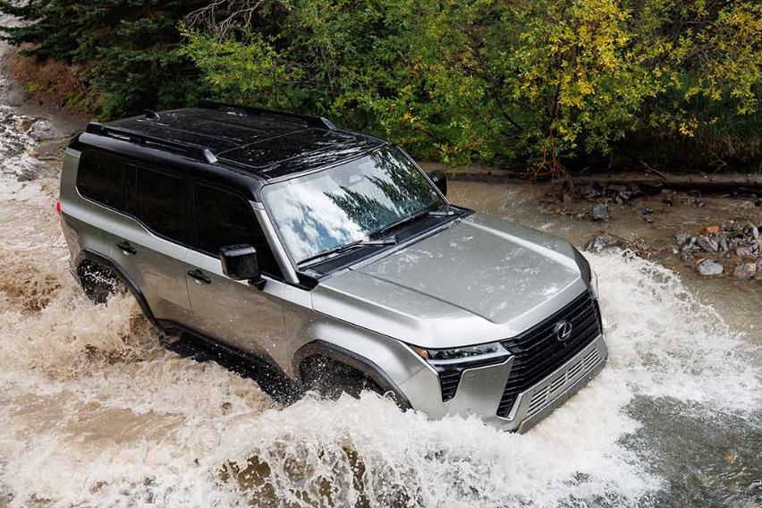 Lexus GX front
