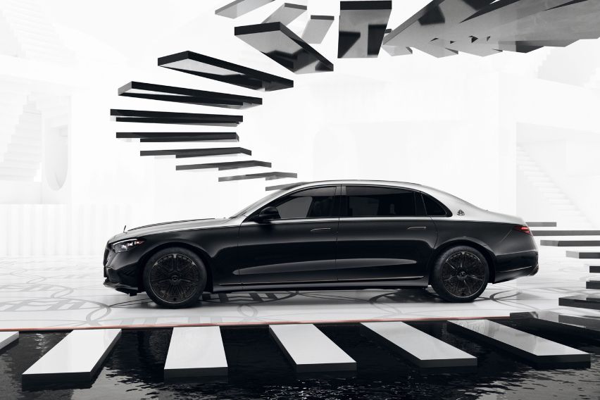 Mercedes-Maybach S580 4Matic Night Series side