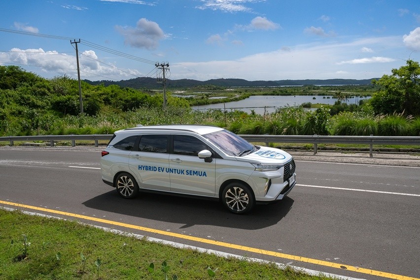 Ekspedisi Toyota Veloz Hybrid EV Lintas Nusa Memasuki Etape Kedua
