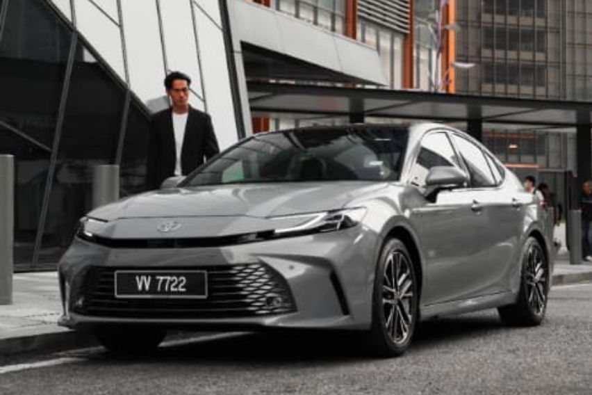 Toyota Camry Hybrid front