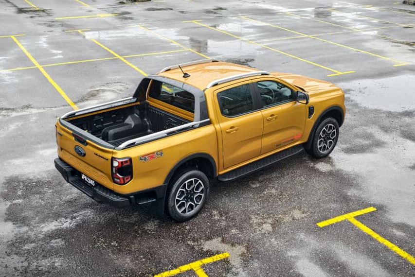 Ford Ranger Wildtrak 3.0 diesel rear view