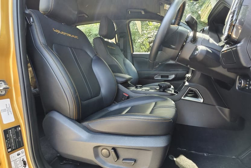Ford Ranger Wildtrak 3.0 V6 Turbo Diesel front seats view