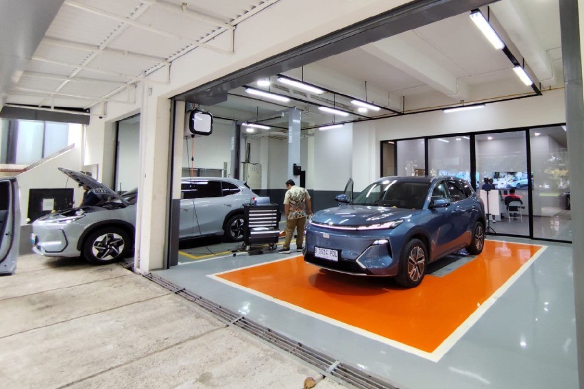 Geely Wonder Alam Sutera