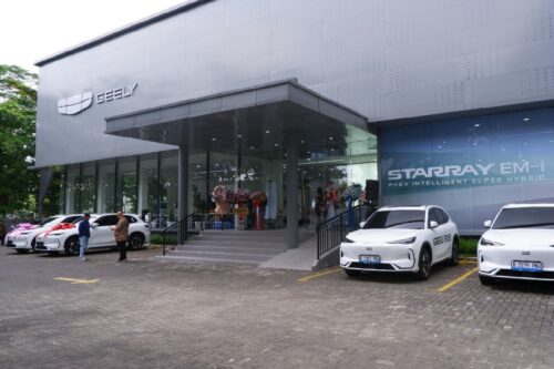 Percepat Ekspansi Jaringan, Geely dan Wonder Group Resmikan Tiga Diler Baru