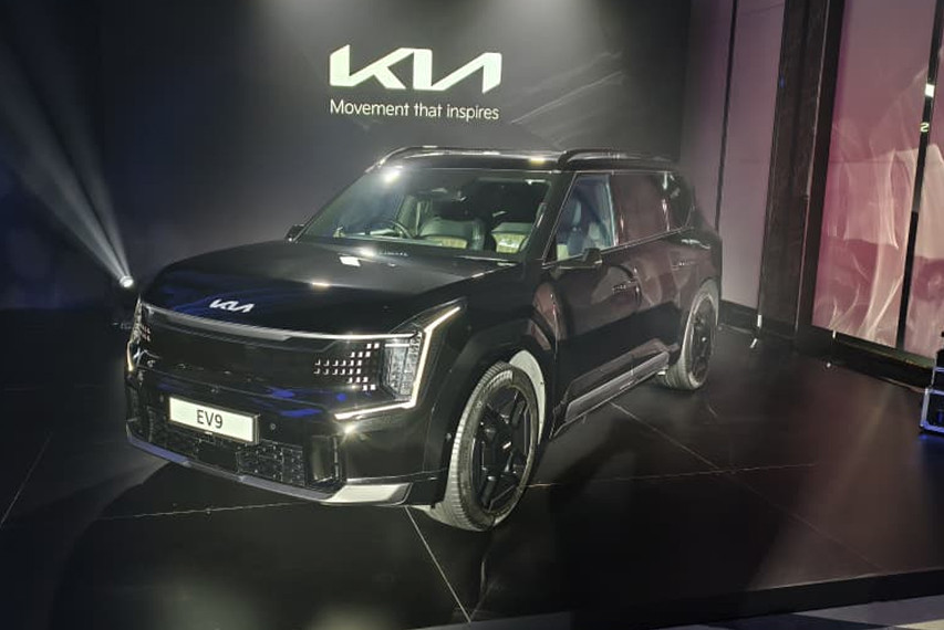 Kia EV9 front view Malaysia