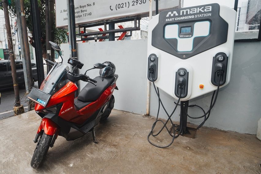 Fast charging station Maka Motors