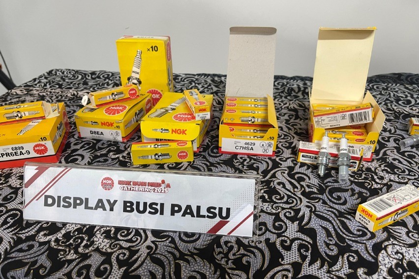 Lindungi Konsumen, NGK Musnahkan Belasan Ribu Busi Palsu