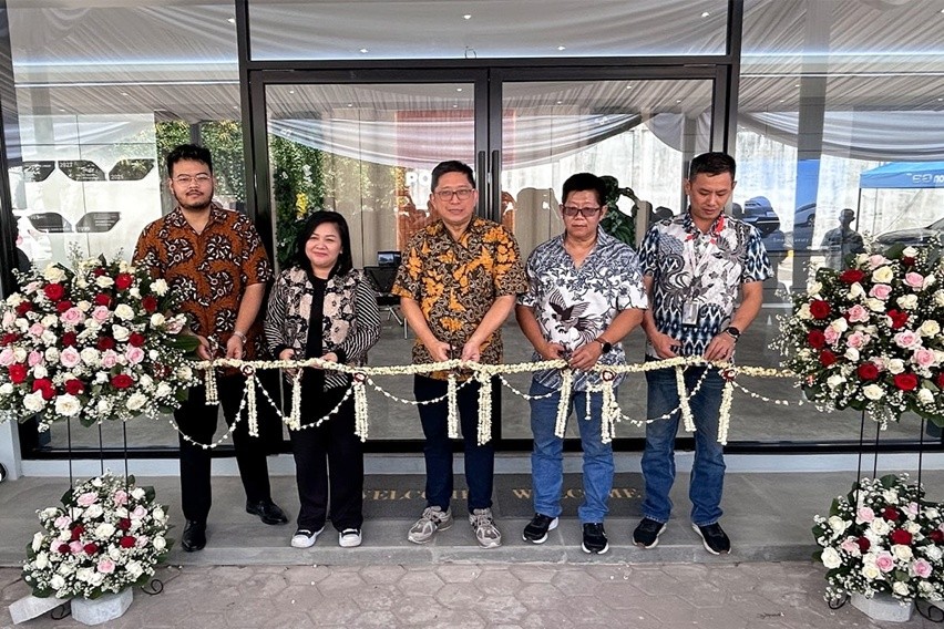 Pembukaan Showroom Polytron