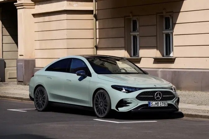 Mercedes-Benz Resmi Umumkan Detail CLA 220 Hybrid 2026