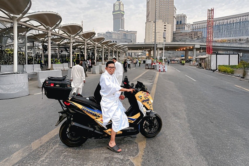 Indonesia - Makkah pakai Yamaha Xmax