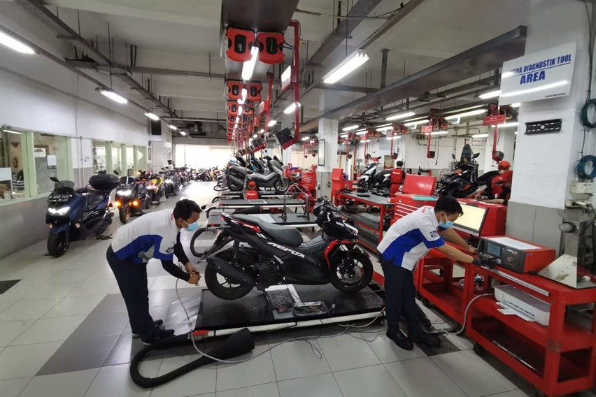 Servis motor Yamaha di bengkel resmi