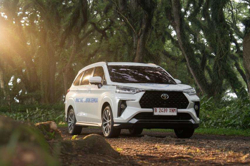 Veloz Hybrid EV Lintas Nusa