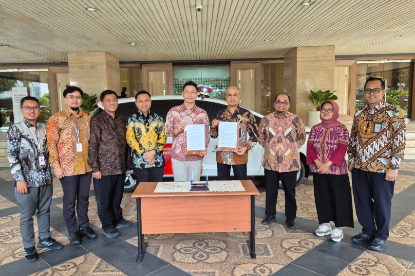 Hyundai Stargazer Cartenz Ambulans