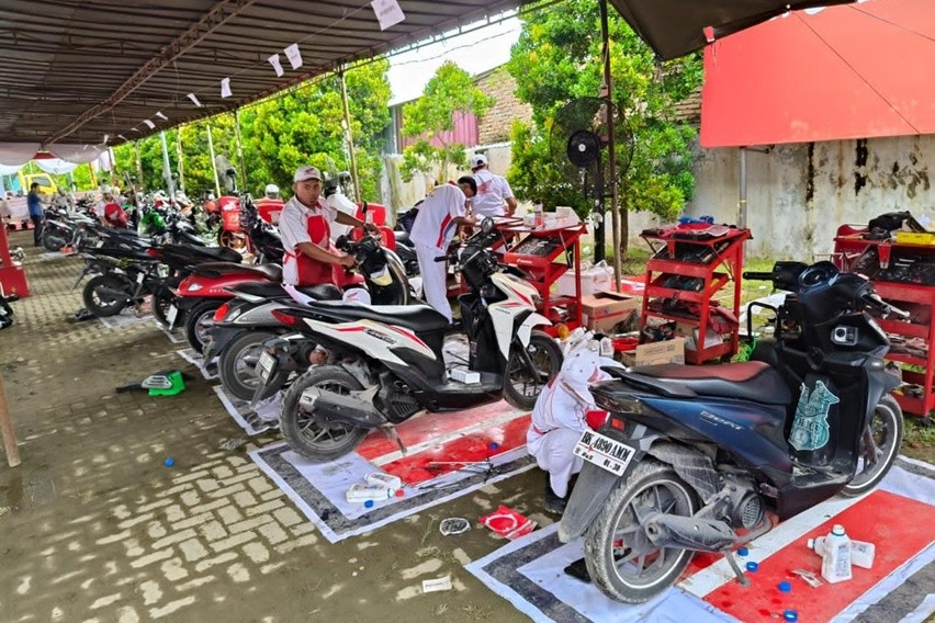 AHM Gelar Service Motor Gratis untuk Korban Bencana Sumatra