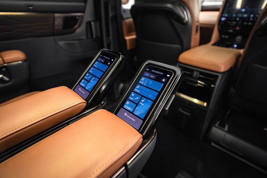 Toyota Vellfire HEV rear seats