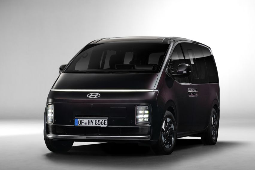 Hyundai introduces Staria Electric