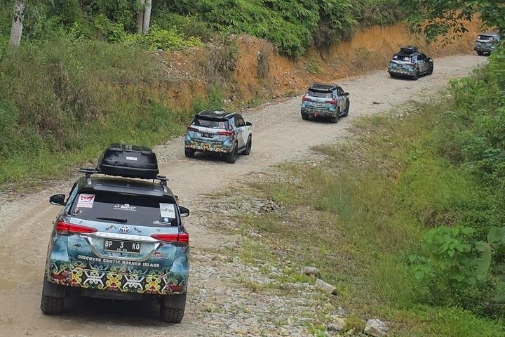 Komunitas ID42NER off-road di Kalimantan