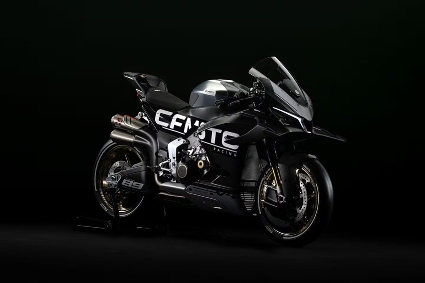 Superbike Tiongkok Naik Kelas, CFMoto V4 SR-RR Usung Mesin V4 dan Winglet Aktif