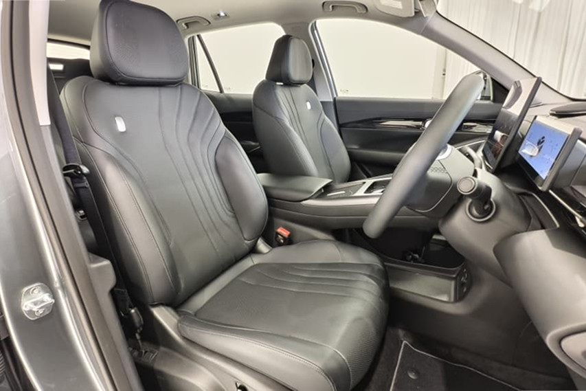 Proton e.mas7 PHEV seats 