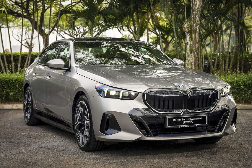  BMW i5 eDrive40 M Sport Pro front view Malaysia