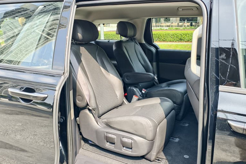 Kia Carnival 7 seater view