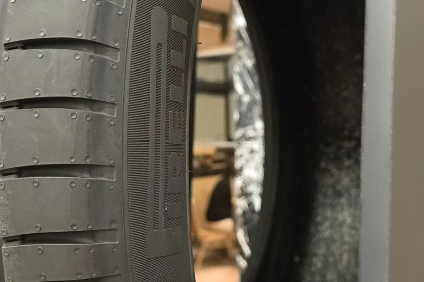 Pirelli Cinturato Rosso with Seal Inside