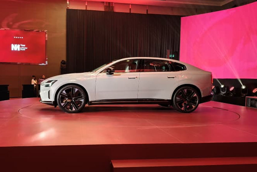 Volvo ES90 Malaysia side profile view
