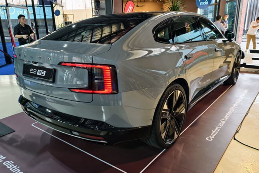 Volvo ES90 Malaysia rear view
