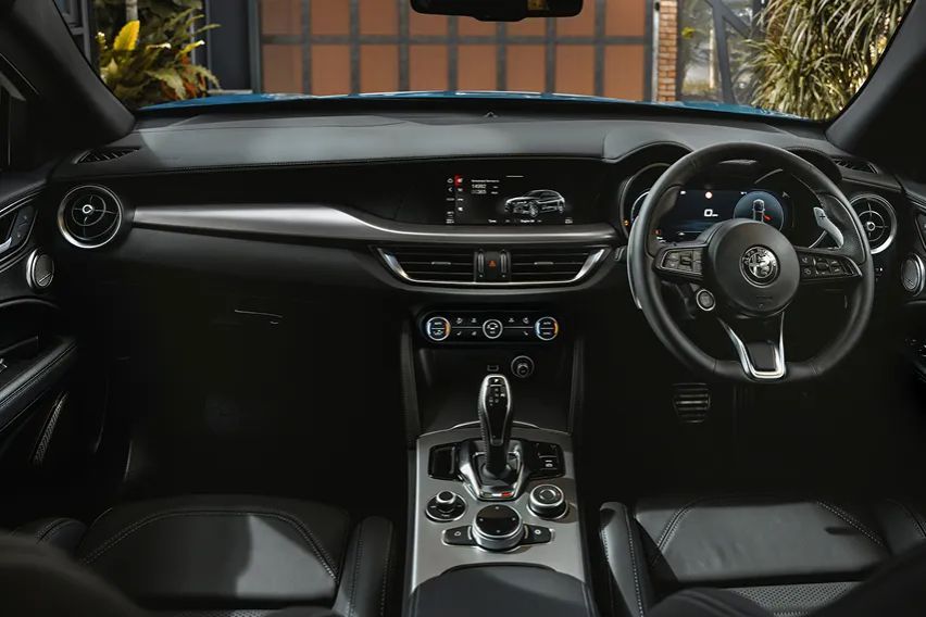 Alfa Romeo Stelvio interior