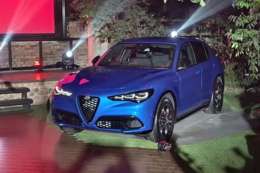 Alfa Romeo Stelvio front