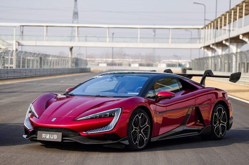Dua Putaran Menegangkan di Zhengzhou: Impresi Perdana Jajal Supercar EV Yangwang U9