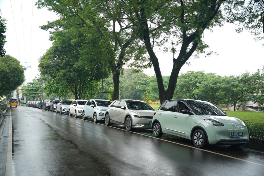 Komunitas Mobil Elektrik Indonesia (KOLEKSI)