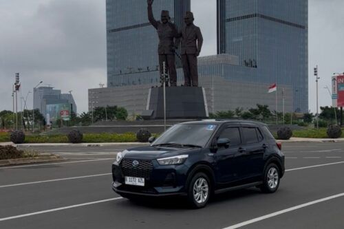 Bongkar Rahasia Efisiensi Radikal Daihatsu Rocky e-Smart Hybrid, Sentuh 34,3 Km/Liter!