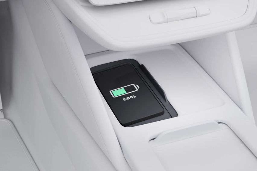 Volvo ES90 wireless charger