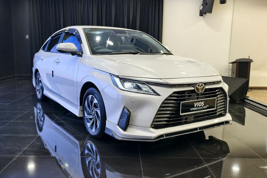Toyota Vios HEV launched in Malaysia front view