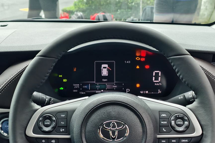 Toyota Vios HEV meter cluster