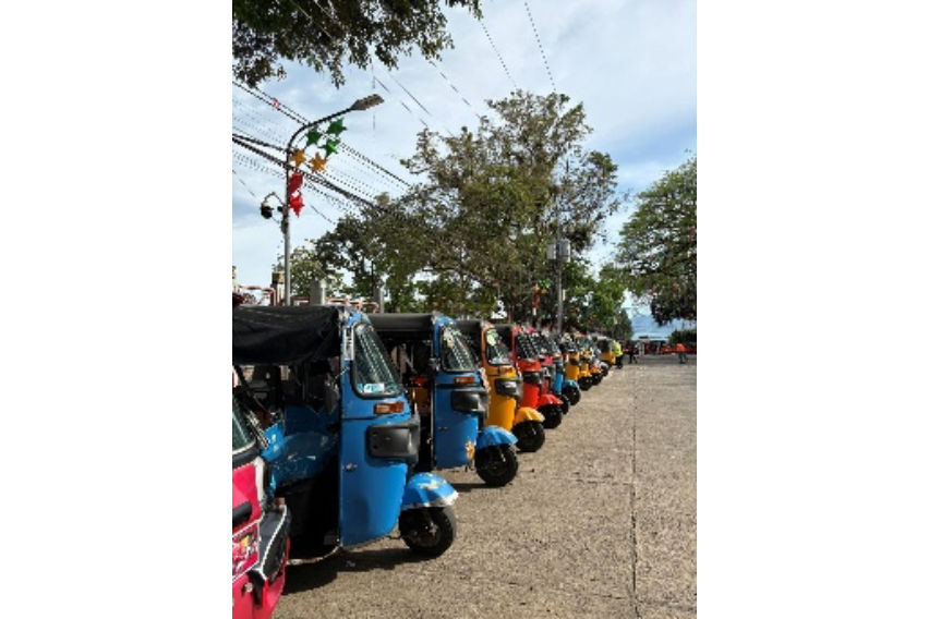 Bajaj PH stages 1st ‘longest line’ 