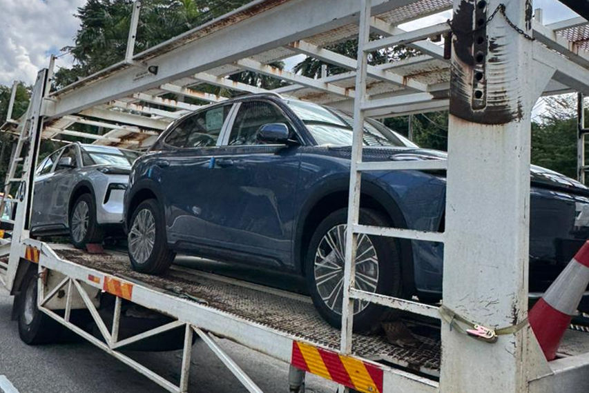 Proton emas7 phev blue colour view