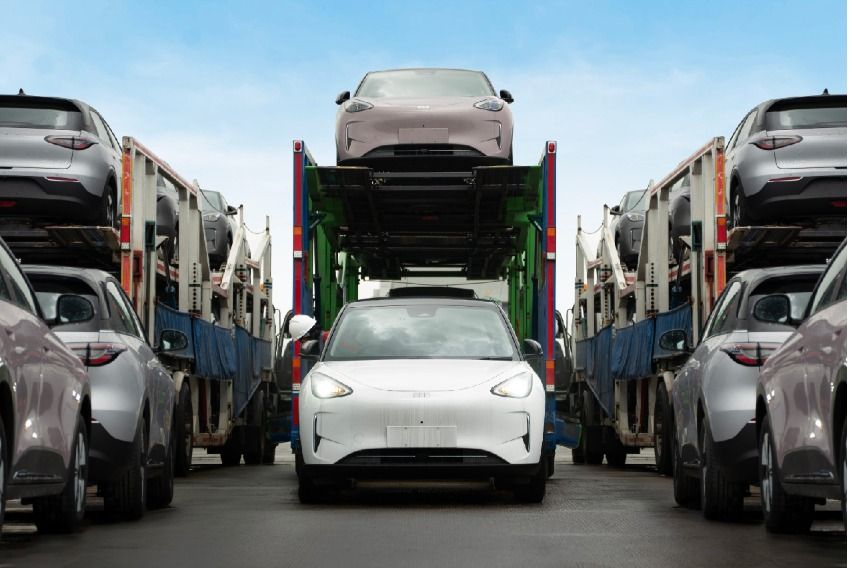 Geely Indonesia Salurkan 1.000 Unit EX2 Rakitan Lokal ke Diler Resmi