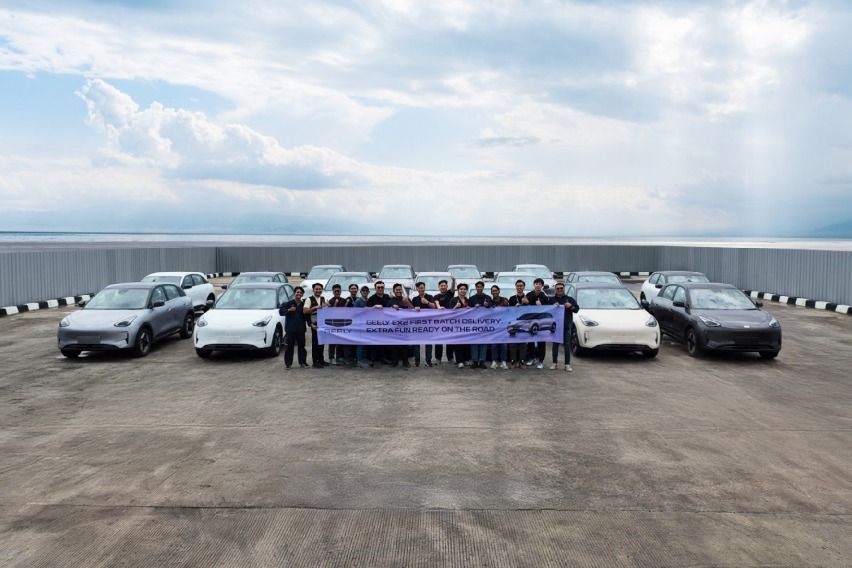 Geely EX2 delivery to dealership