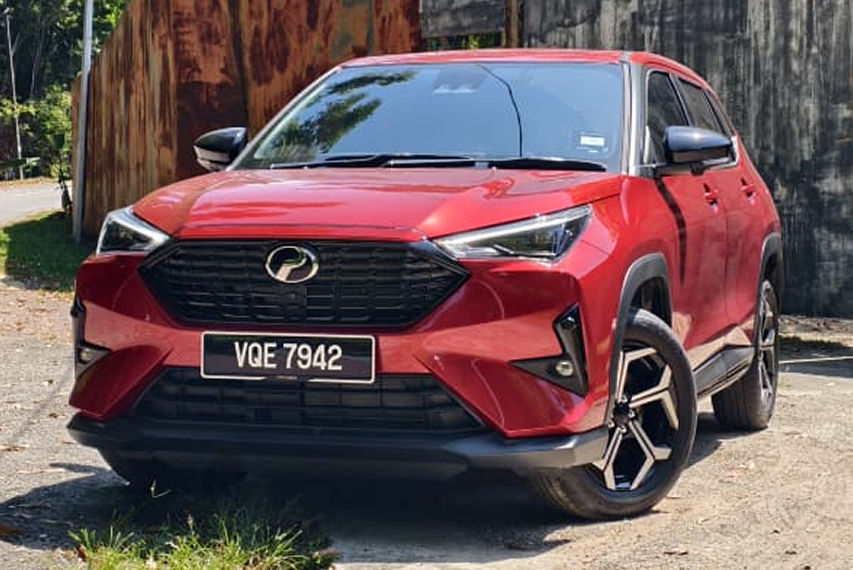 Perodua Traz front view