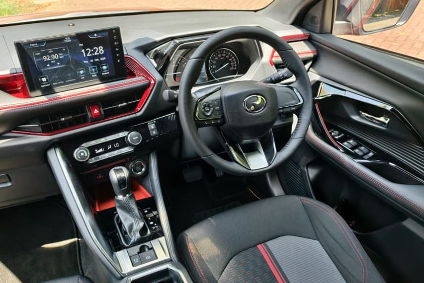Perodua Traz steering wheel view